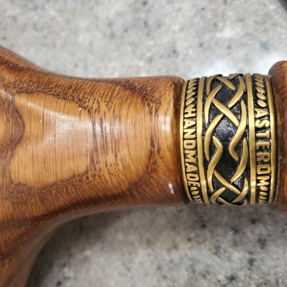 Asterom Elegant Wooden Walking Cane with Gold Accent - Picture 2 of 9